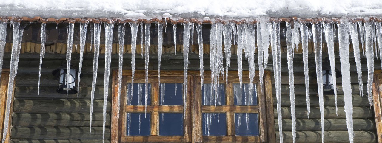 spray foam prevents ice dams by providing proper insulation in San Buenaventura attic spaces
